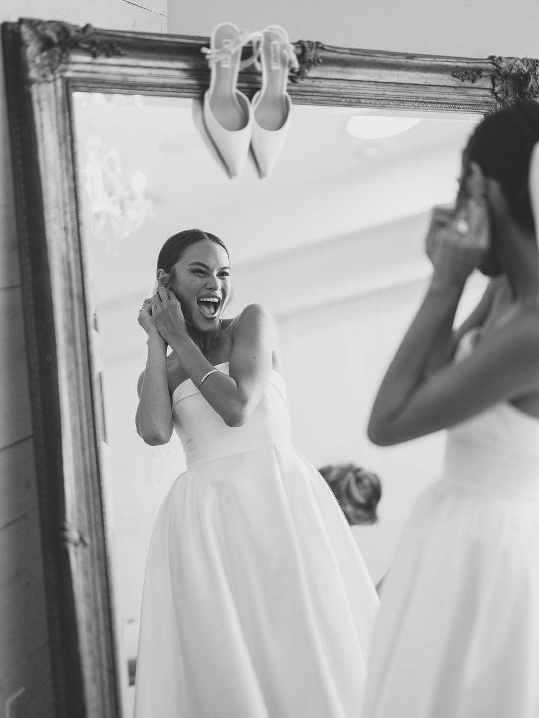 cheers to my 2026 Brides ✨ I'm obsessed with all of you already 🫶🏼 xo, your third wheel hype girl 📷 ⚡️