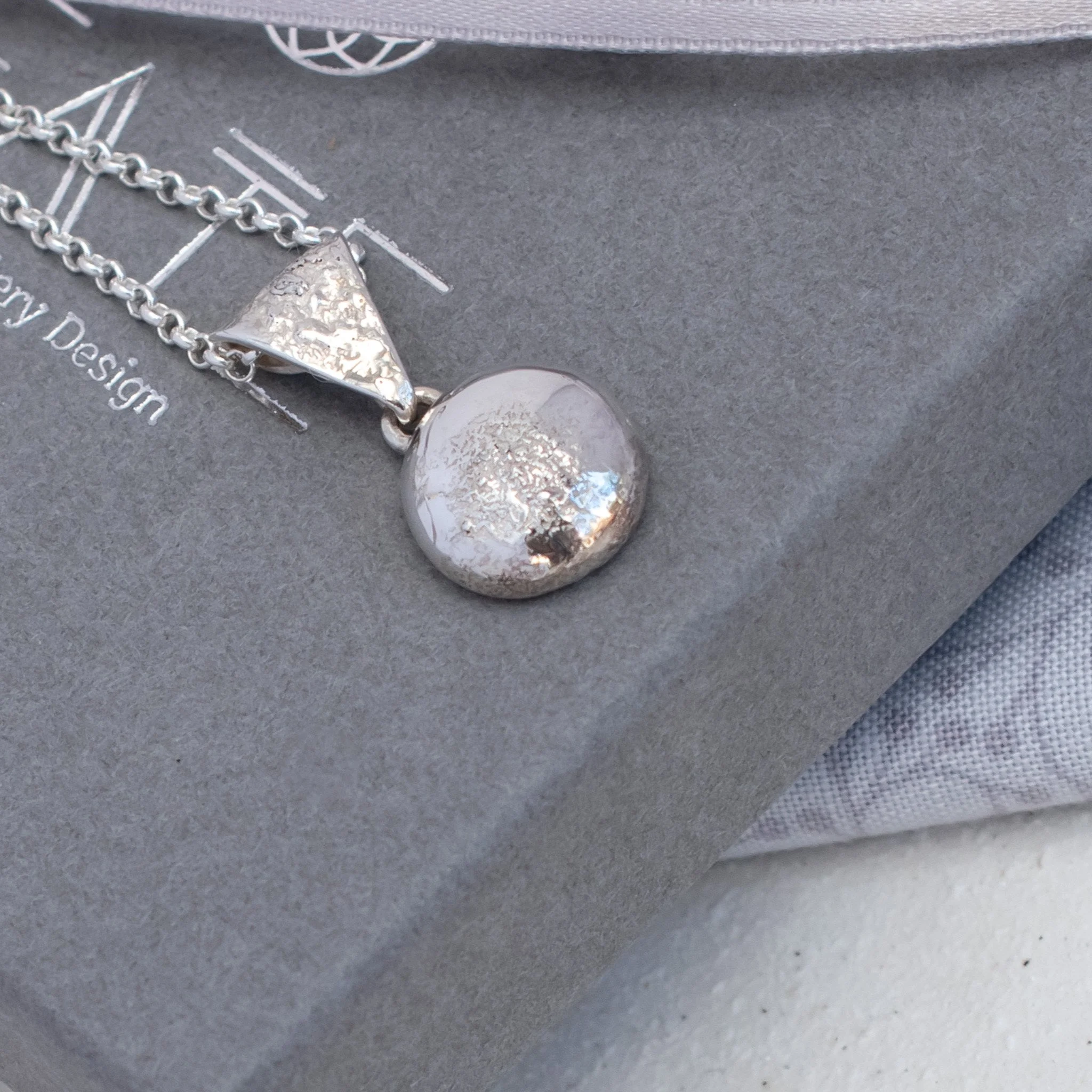 Argentium-Silver-Necklace-HandMADE-pEBBLE-pENDANT.jpg