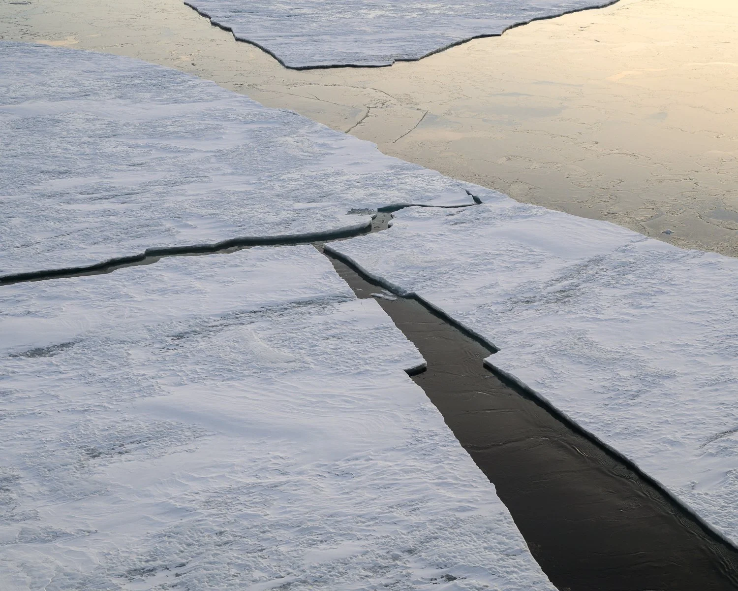 Fracture, Ross Sea, Antartica, 2026