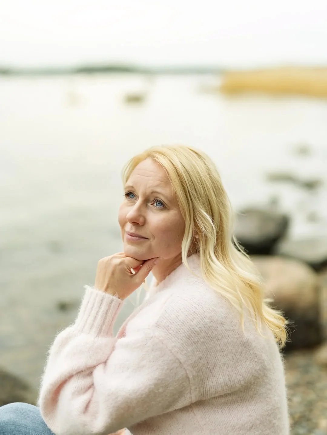Henkil&ouml;kuvaus yrityksen nettisivuja varten 📷

Kallahdenniemi mahdollisti monipuolisen kuvauslokaation henkil&ouml;kuvaukselle. Toiveena oli luonnollisuutta, lempeytt&auml; ja luottamusta her&auml;tt&auml;v&auml;t kuvat psykoterapiapalveluihin p