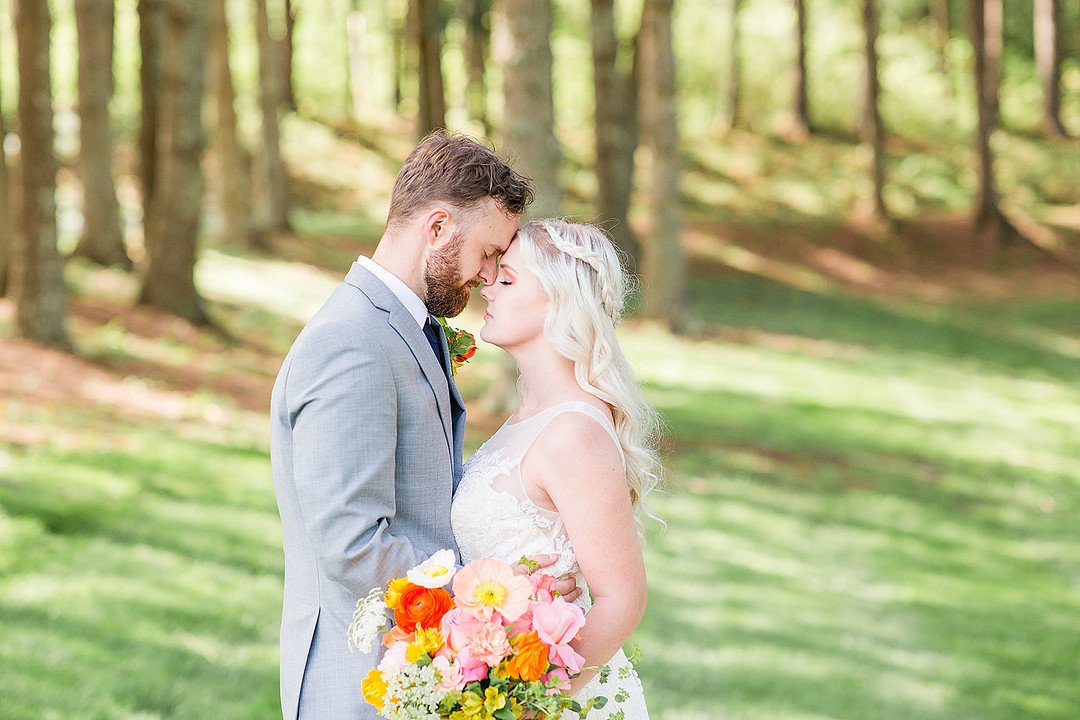 Colorful Estate Wedding_Katelyn Workman Photography_westvirginiavirginiaweddingphotographerkatelynworkman-125_low.jpg