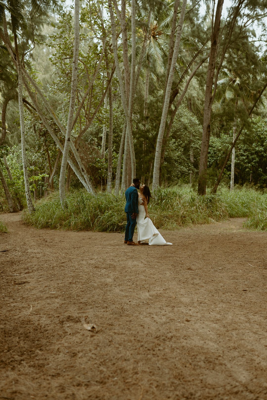 Jungle Elopement in Oahu_Emilee Setting _oahu1_low.jpg