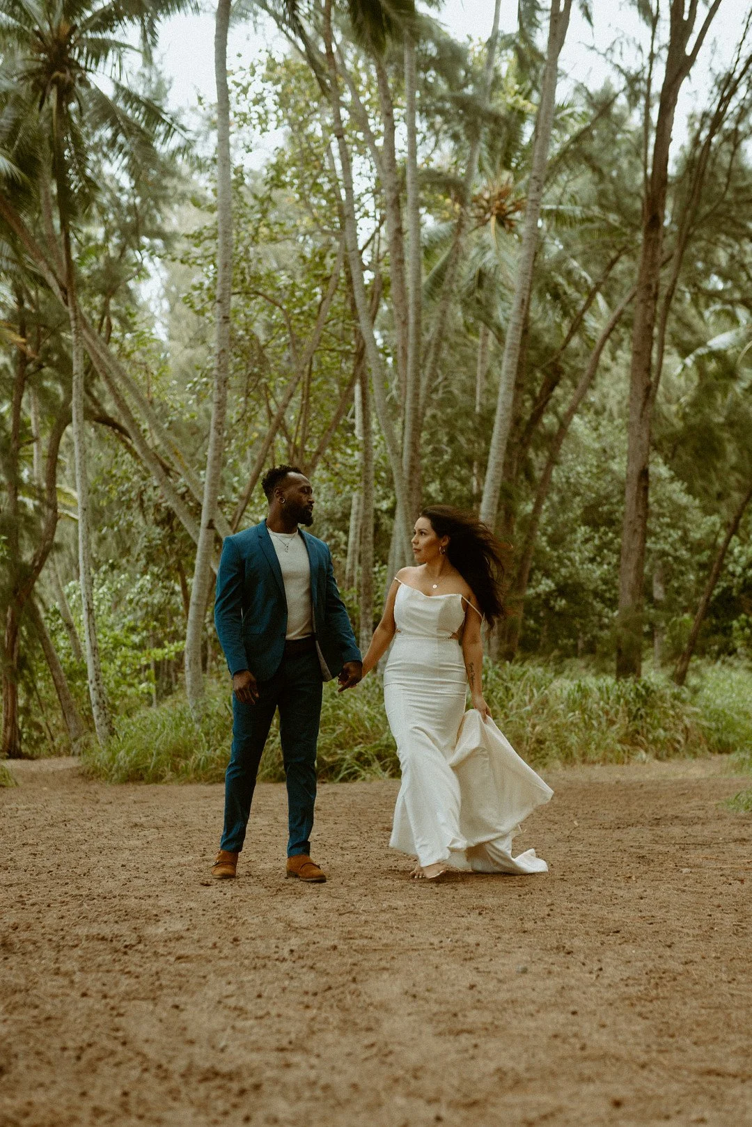 Jungle Elopement in Oahu_Emilee Setting _oahu2_low.jpg