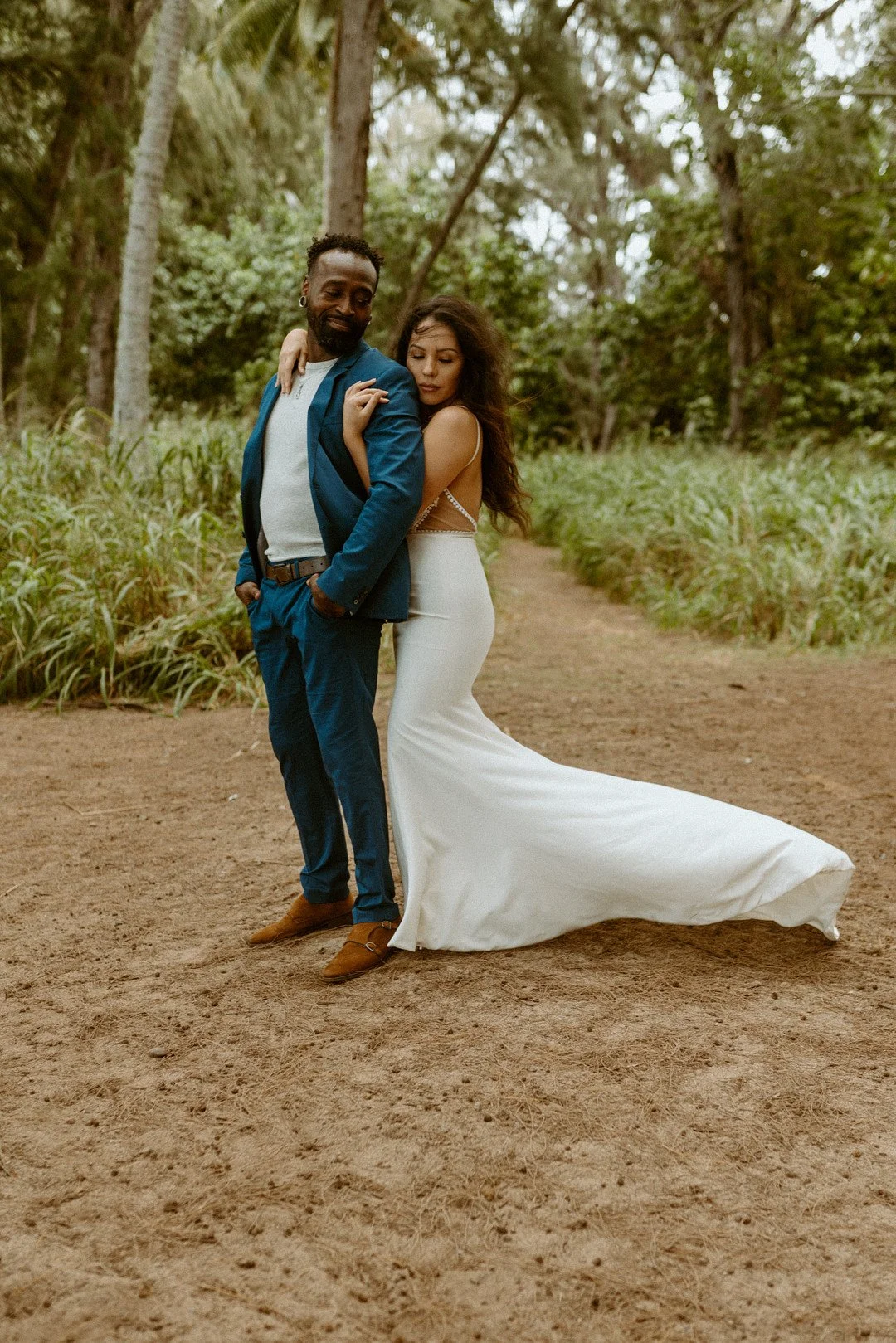 Jungle Elopement in Oahu_Emilee Setting _oahu11_low.jpg