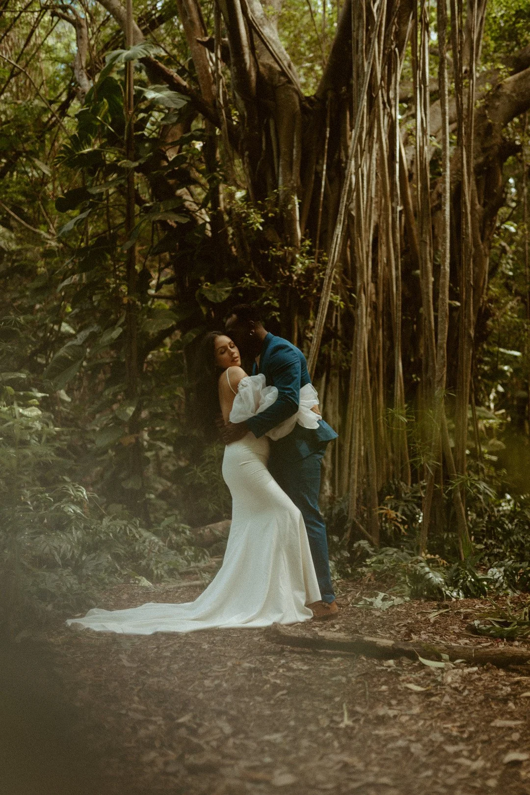 Jungle Elopement in Oahu_Emilee Setting _oahu47_low.jpg