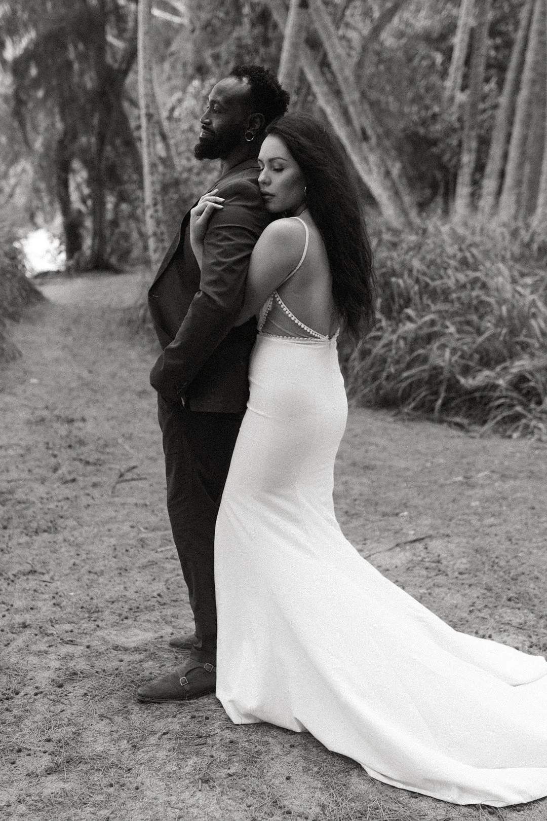 Jungle Elopement in Oahu_Emilee Setting _oahu10_low.jpg