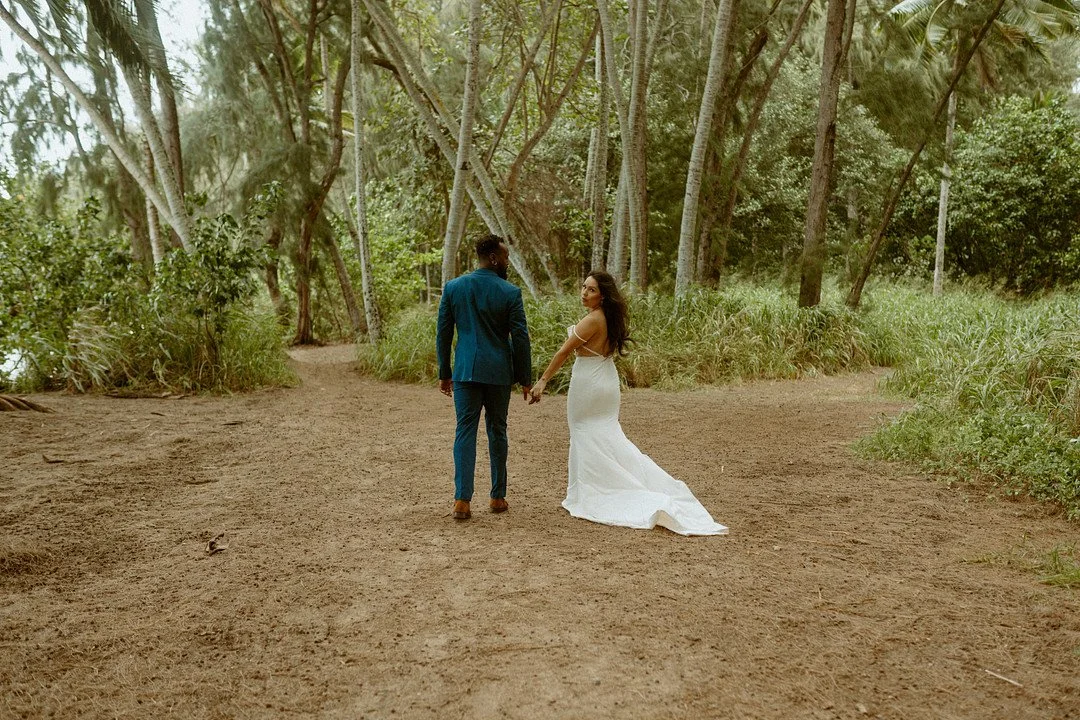 Jungle Elopement in Oahu_Emilee Setting _oahu3_low.jpg