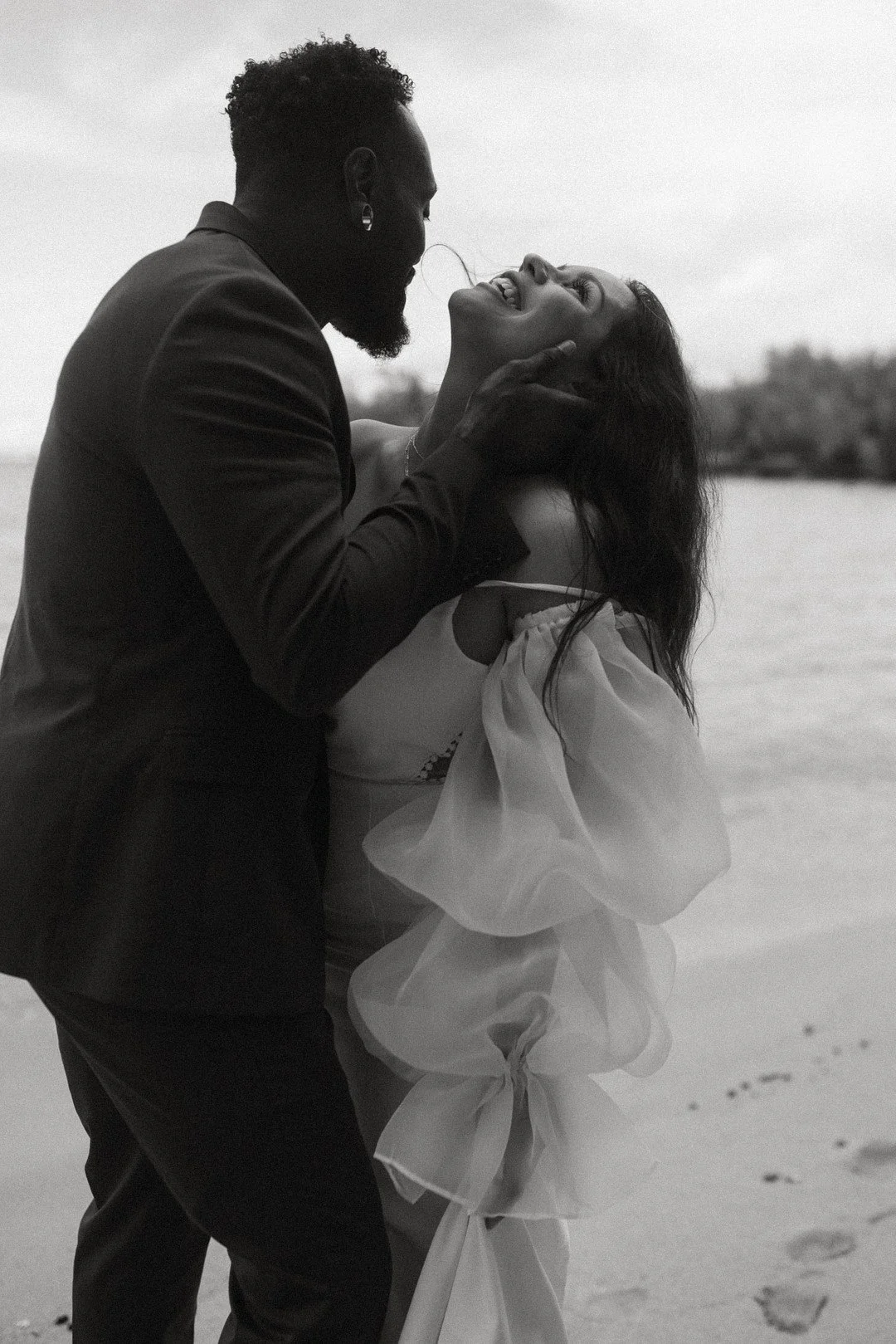 Jungle Elopement in Oahu_Emilee Setting _oahu30_low.jpg