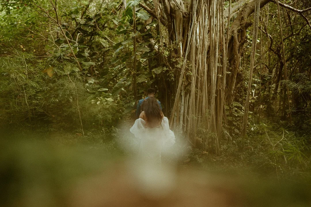 Jungle Elopement in Oahu_Emilee Setting _oahu46_low.jpg