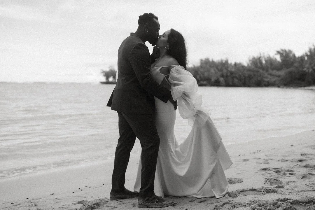 Jungle Elopement in Oahu_Emilee Setting _oahu25_low.jpg