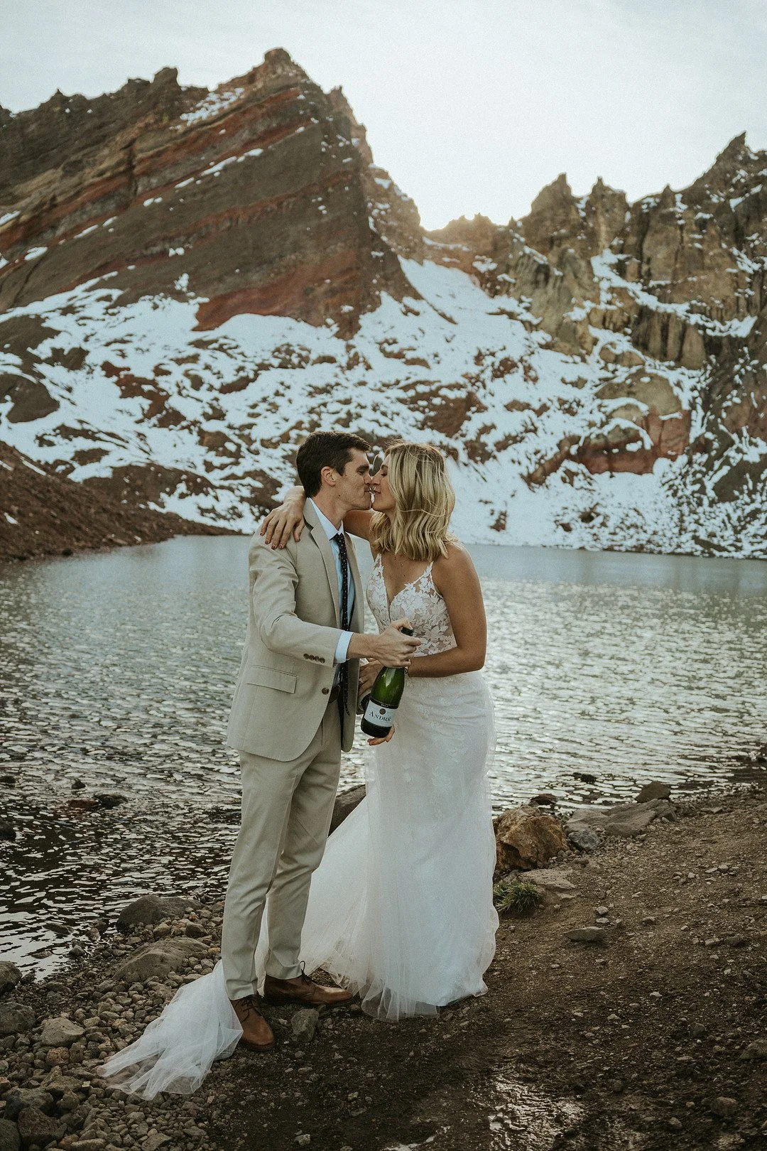 Styled Elopement at Broken Top Glacial Lake_Emilee Setting _No Name Lake Bend Elopement Emilee Setting Photo52_low.jpg