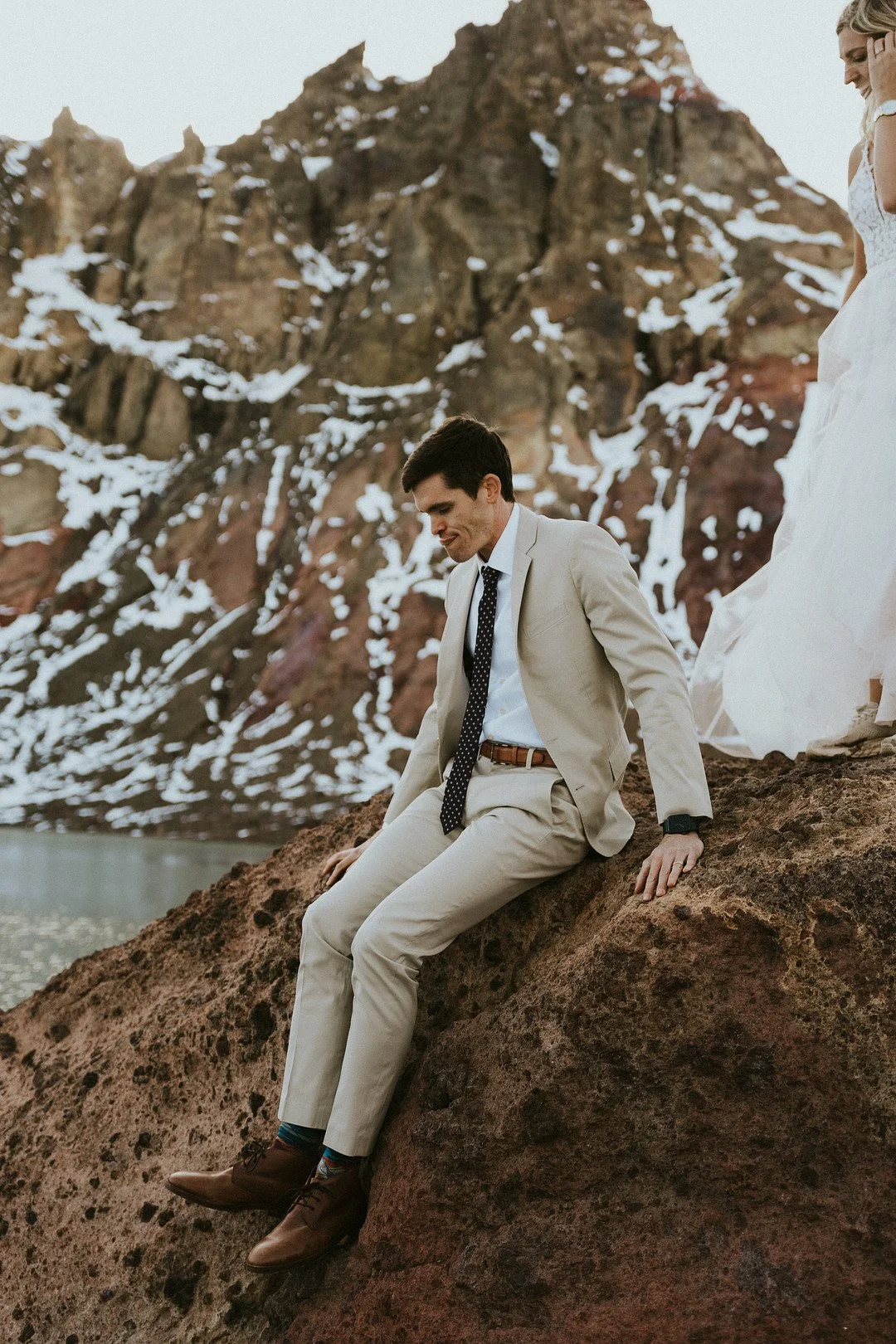 Styled Elopement at Broken Top Glacial Lake_Emilee Setting _No Name Lake Bend Elopement Emilee Setting Photo33_low.jpg