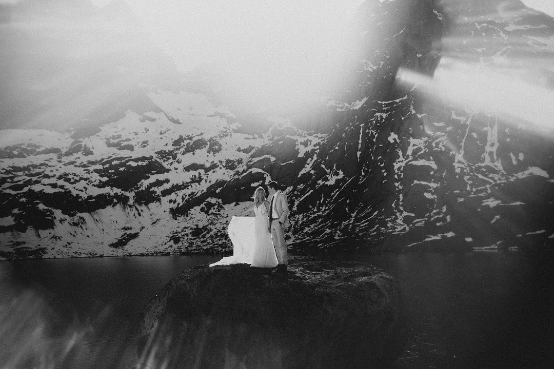 Styled Elopement at Broken Top Glacial Lake_Emilee Setting _No Name Lake Bend Elopement Emilee Setting Photo48_low.jpg