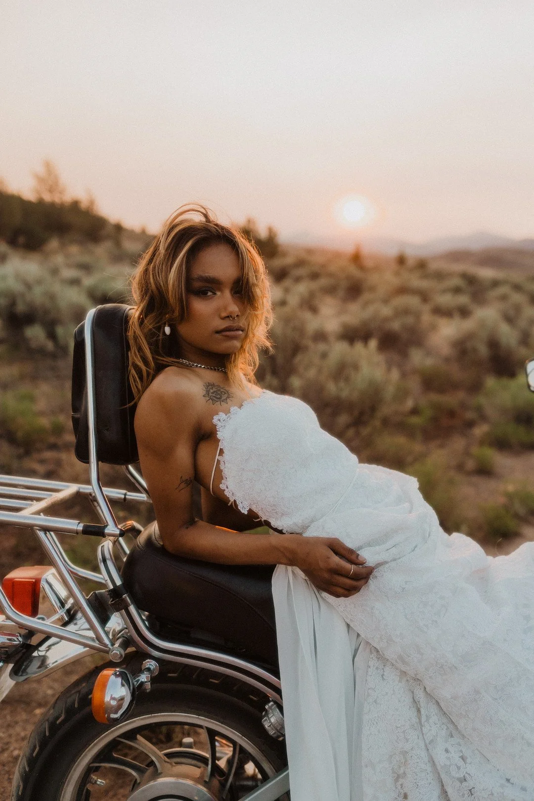 Motorcycle Elopement at the Painted Hills_Emilee Setting _danielle and lance167_low.jpg