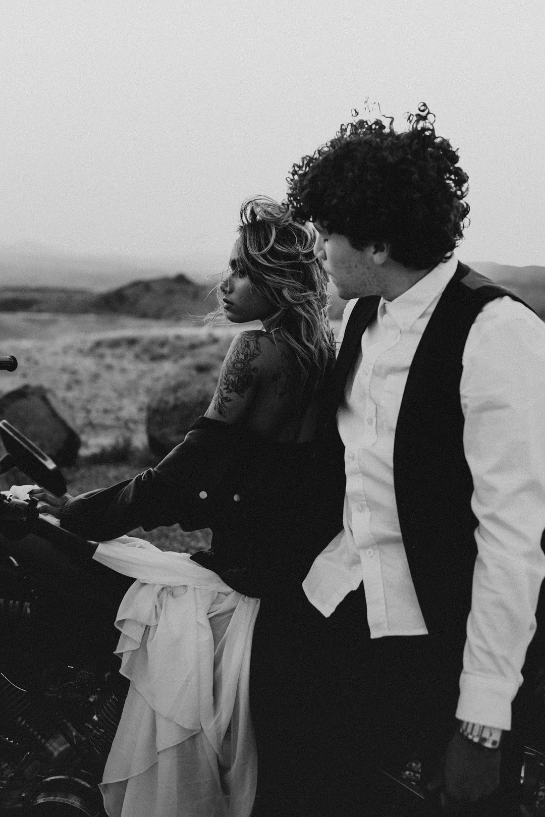Motorcycle Elopement at the Painted Hills_Emilee Setting _danielle and lance197_low.jpg