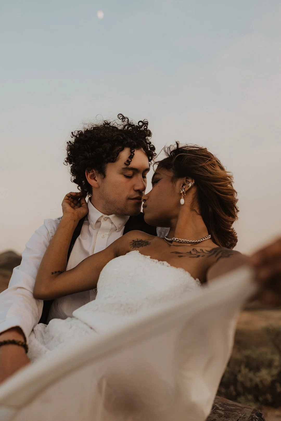 Motorcycle Elopement at the Painted Hills_Emilee Setting _danielle and lance326_low.jpg