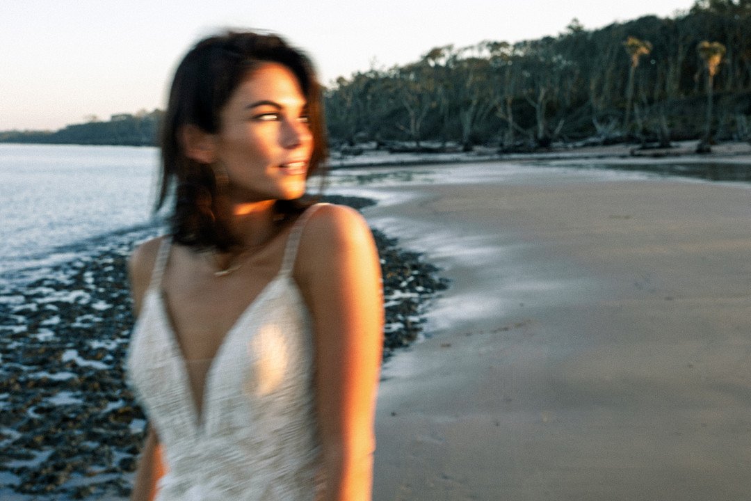 A beachy bridal moment_Carly Terry Photography_AW BRIDAL-0669_low.jpg