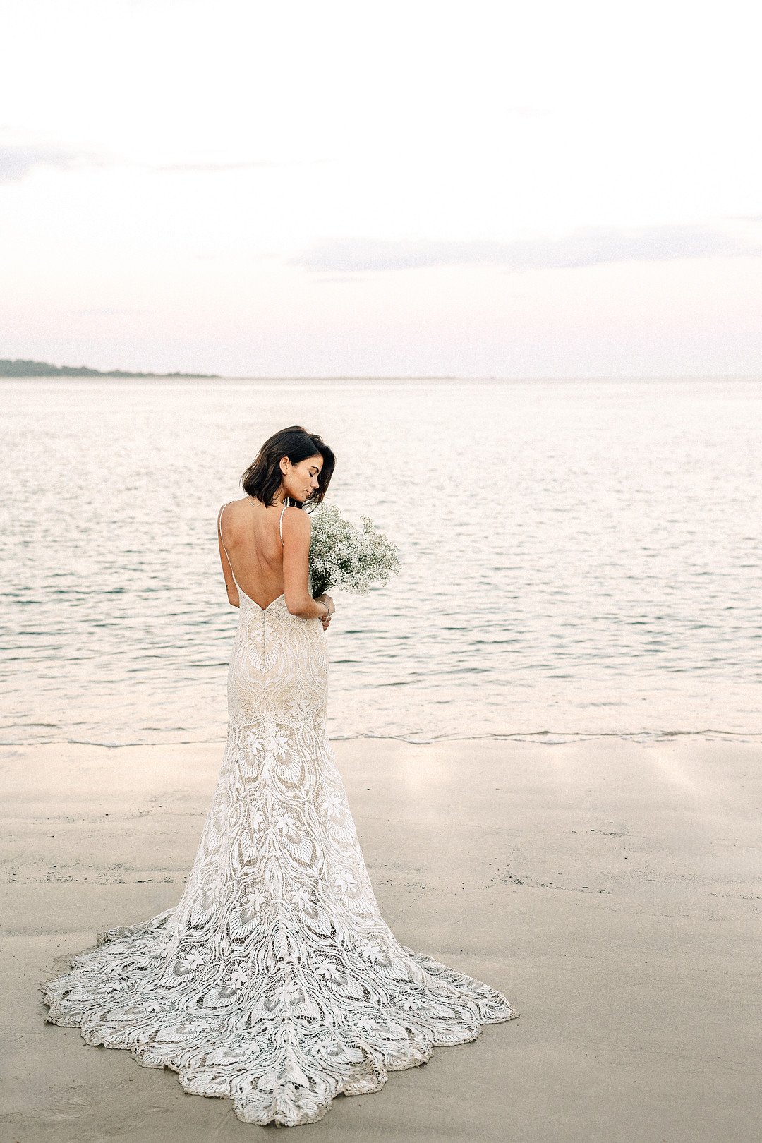A beachy bridal moment_Carly Terry Photography_AW BRIDAL-1535_low.jpg