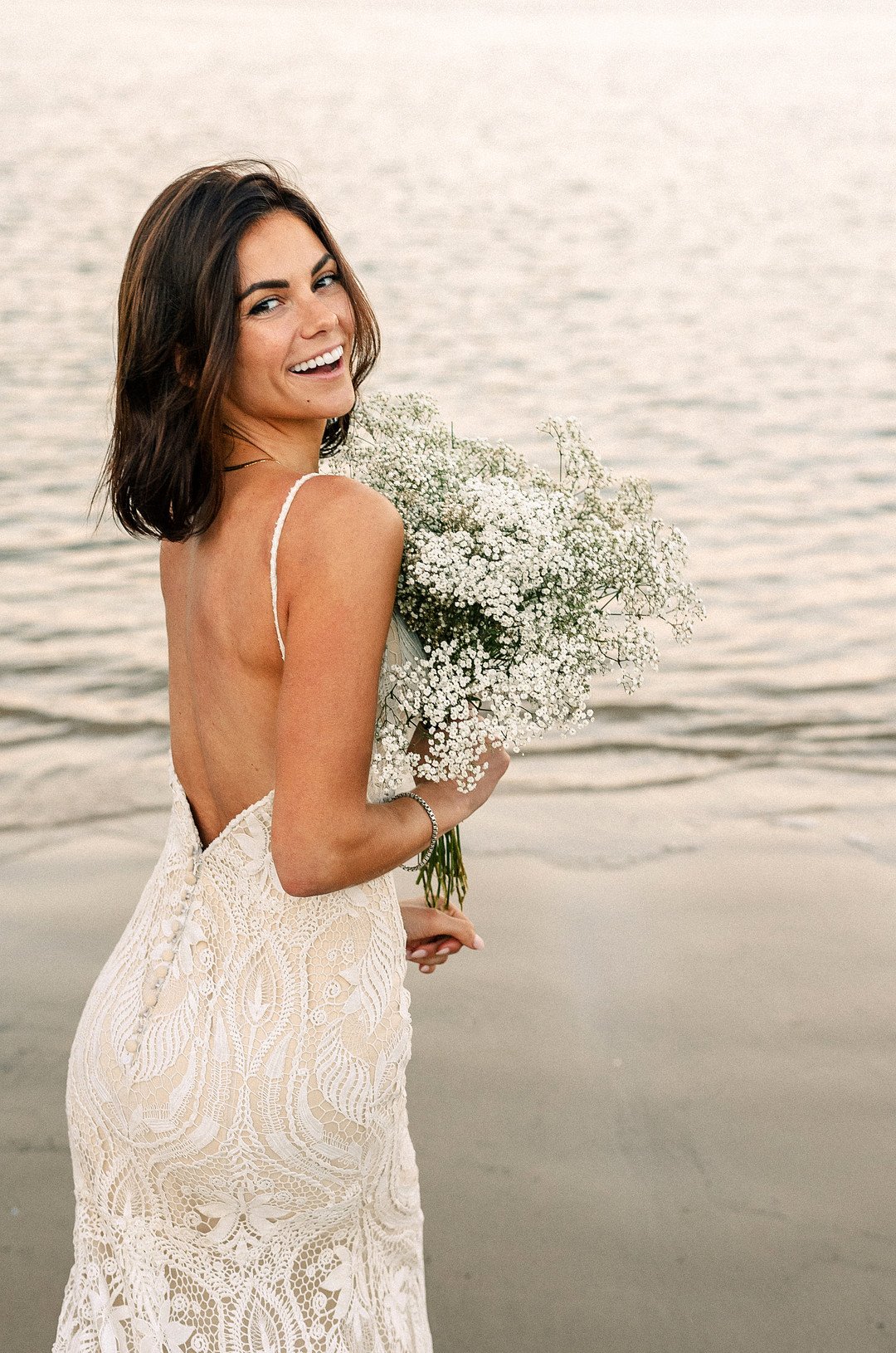 A beachy bridal moment_Carly Terry Photography_AW BRIDAL-1604_low.jpg