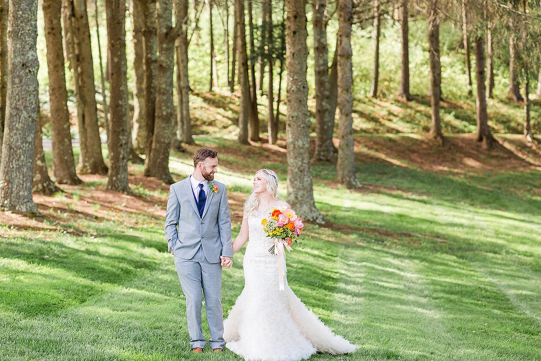 Colorful Estate Wedding_Katelyn Workman Photography_westvirginiavirginiaweddingphotographerkatelynworkman-135_low.jpg