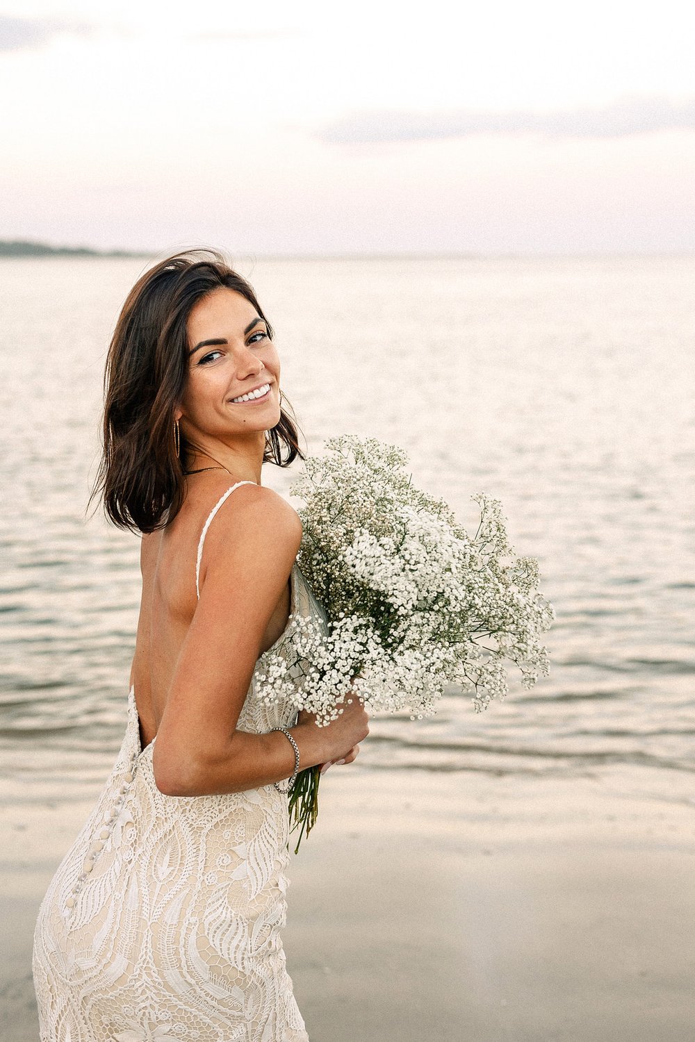 A beachy bridal moment_Carly Terry Photography_AW BRIDAL-1586_low.jpg