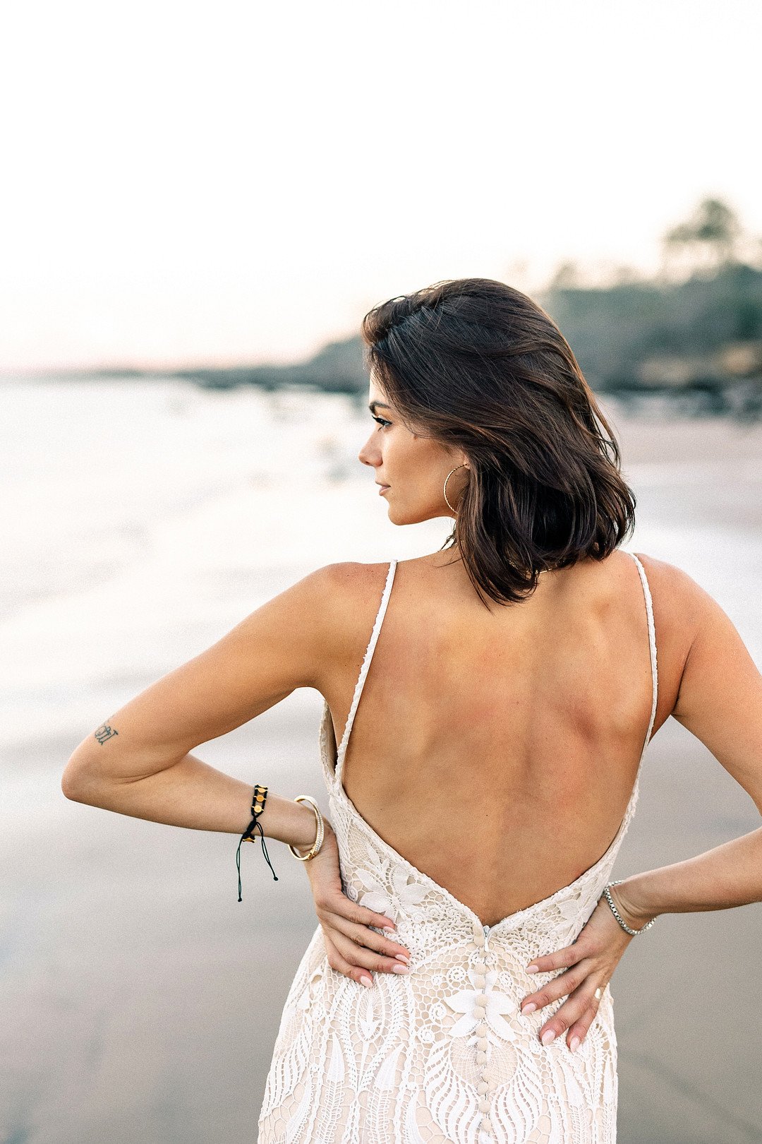 A beachy bridal moment_Carly Terry Photography_AW BRIDAL-1297_low.jpg
