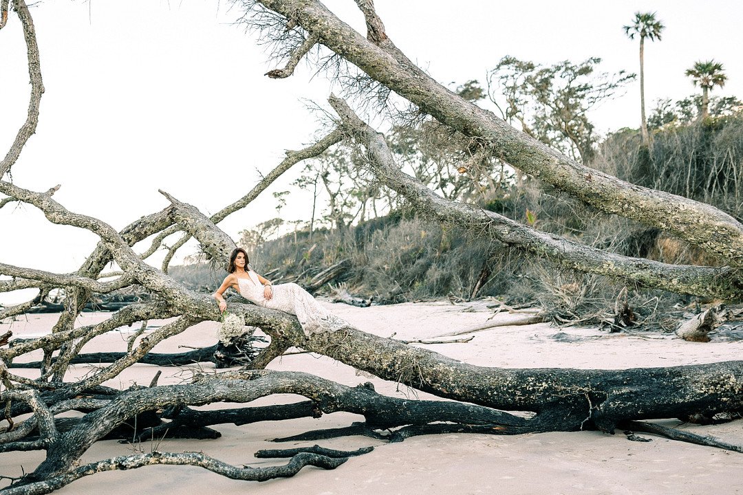 A beachy bridal moment_Carly Terry Photography_AW BRIDAL-0953_low.jpg