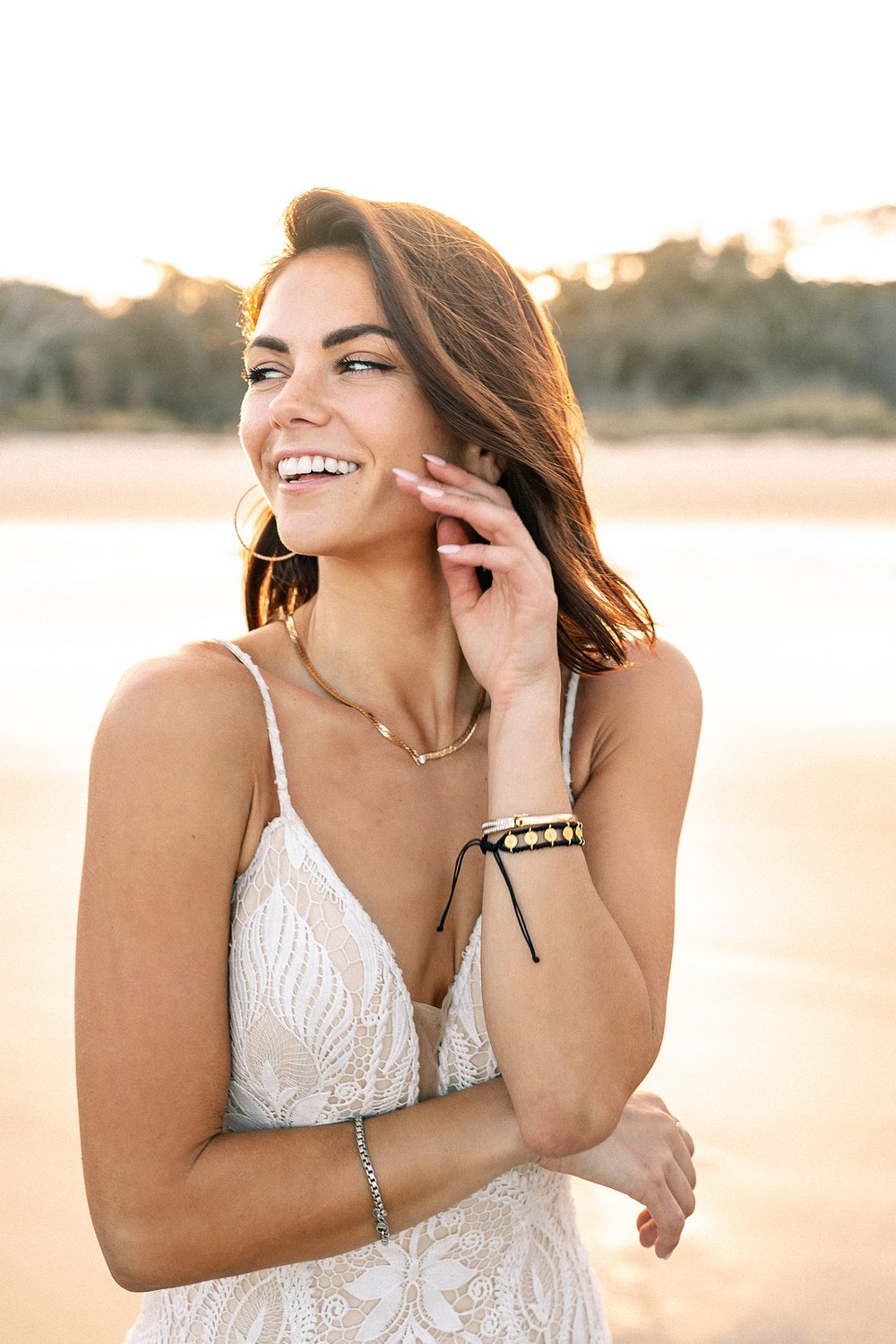 A beachy bridal moment_Carly Terry Photography_AW BRIDAL-0863_low.jpg