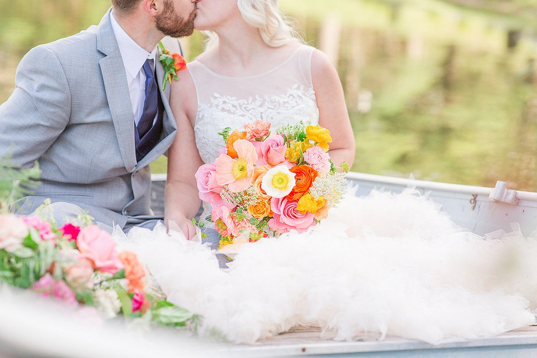 Colorful Estate Wedding_Katelyn Workman Photography_westvirginiavirginiaweddingphotographerkatelynworkman-201_low.jpg