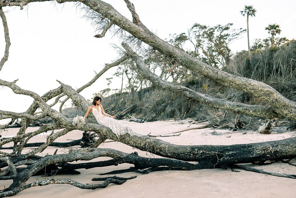 A beachy bridal moment_Carly Terry Photography_AW BRIDAL-0927_low.jpg