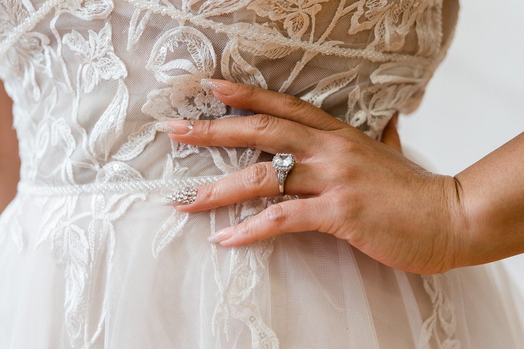 EMBRACING ELEGANCE: CELEBRATING WOMEN IN COMFORT AND CONFIDENCE IN BRIDAL BEAUTY _Megapixels Media_Naturally Elegant Curvy Black Bride Sherita Curves Done Right Elite Secrets Bridal Megapixels Media Elite Design House-18_low.jpg