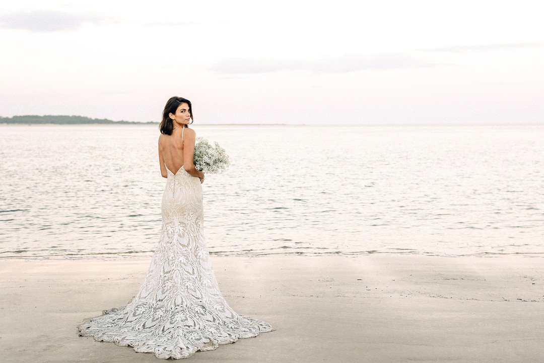 A beachy bridal moment_Carly Terry Photography_AW BRIDAL-1537_low.jpg