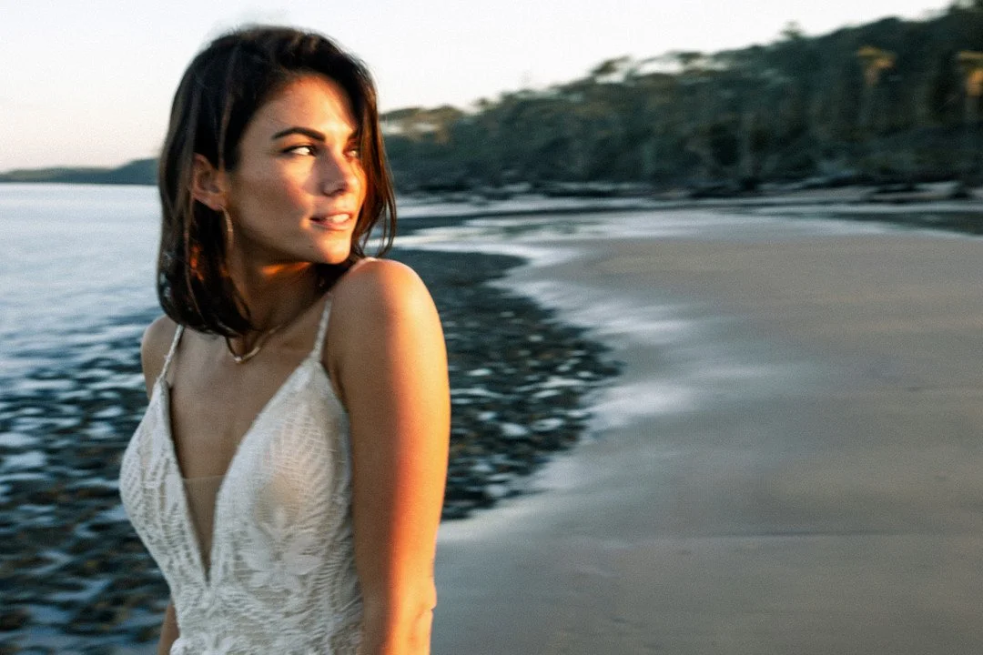 A beachy bridal moment_Carly Terry Photography_AW BRIDAL-0670_low.jpg
