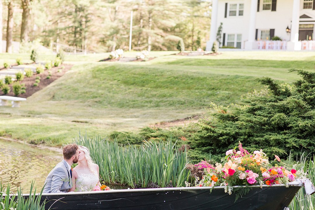 Colorful Estate Wedding_Katelyn Workman Photography_westvirginiavirginiaweddingphotographerkatelynworkman-191_low.jpg