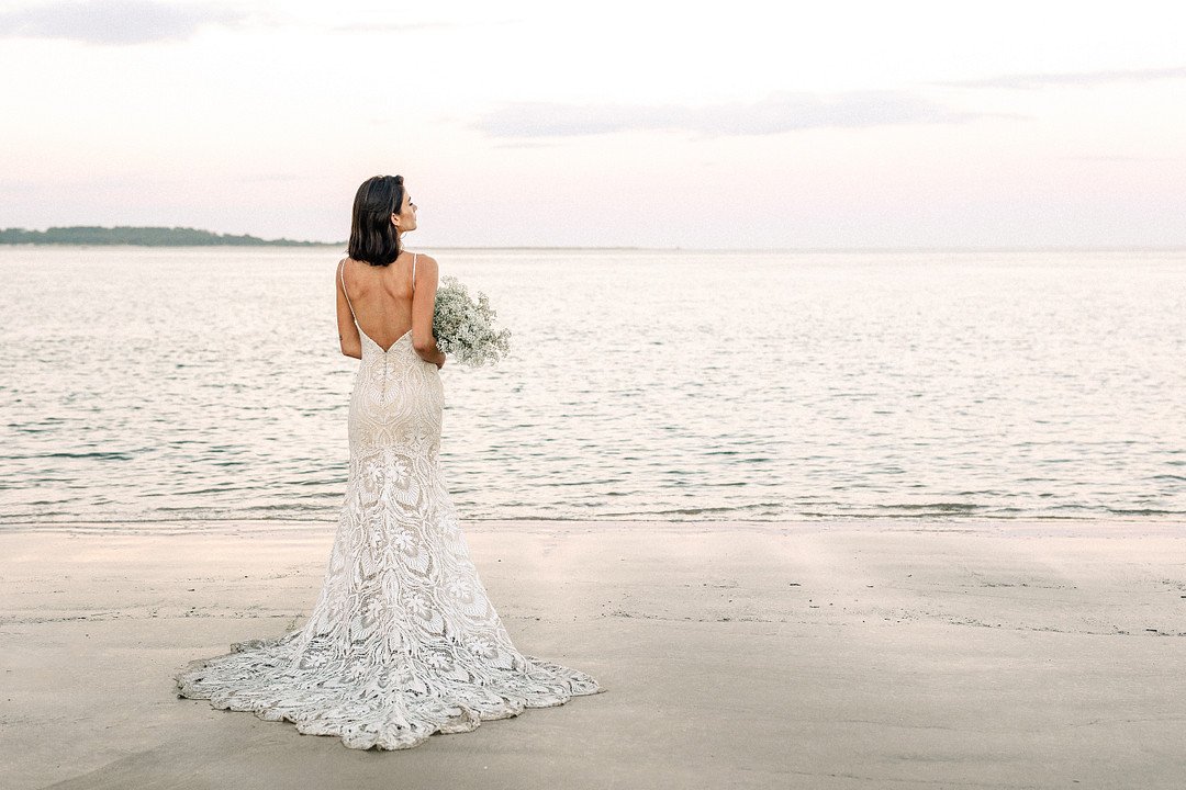 A beachy bridal moment_Carly Terry Photography_AW BRIDAL-1547_low.jpg