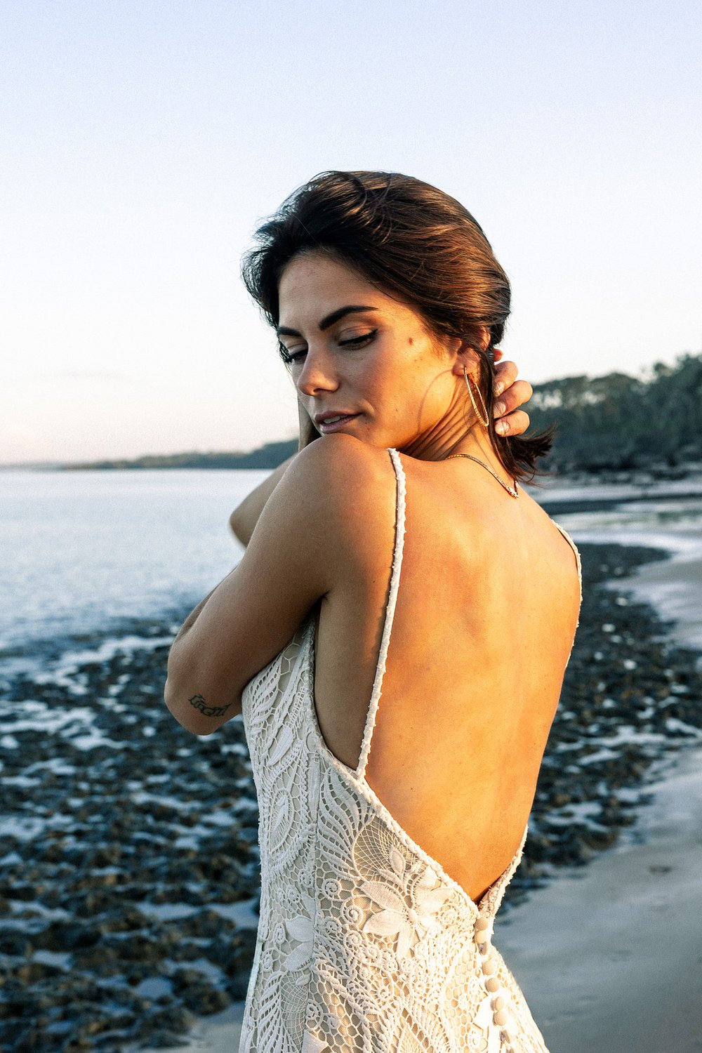 A beachy bridal moment_Carly Terry Photography_AW BRIDAL-0717_low.jpg