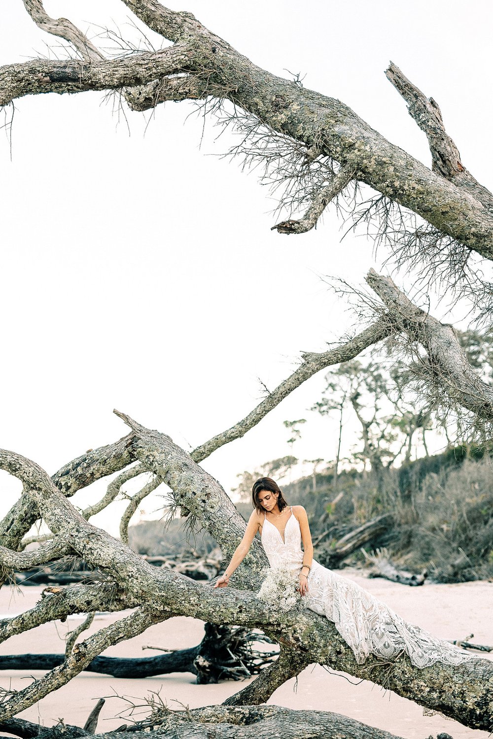 A beachy bridal moment_Carly Terry Photography_AW BRIDAL-0913_low.jpg