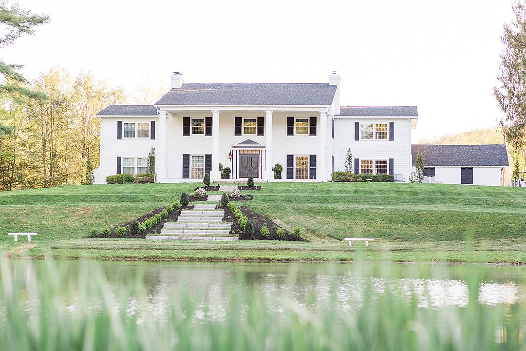 Colorful Estate Wedding_Katelyn Workman Photography_westvirginiavirginiaweddingphotographerkatelynworkman-234_low.jpg