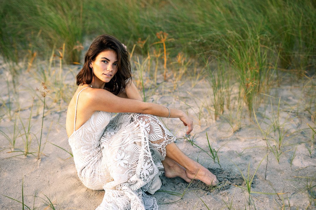 A beachy bridal moment_Carly Terry Photography_AW BRIDAL-0421_low.jpg