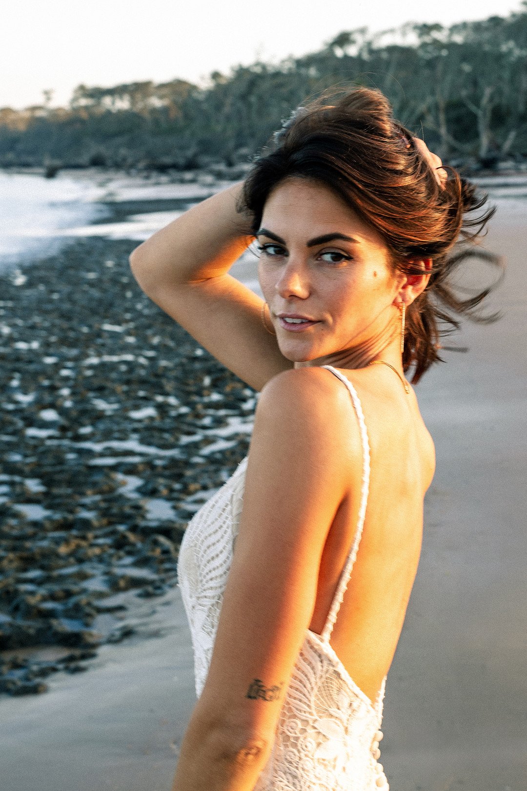 A beachy bridal moment_Carly Terry Photography_AW BRIDAL-0695_low.jpg