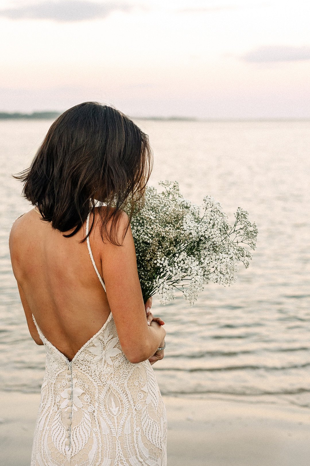 A beachy bridal moment_Carly Terry Photography_AW BRIDAL-1567_low.jpg