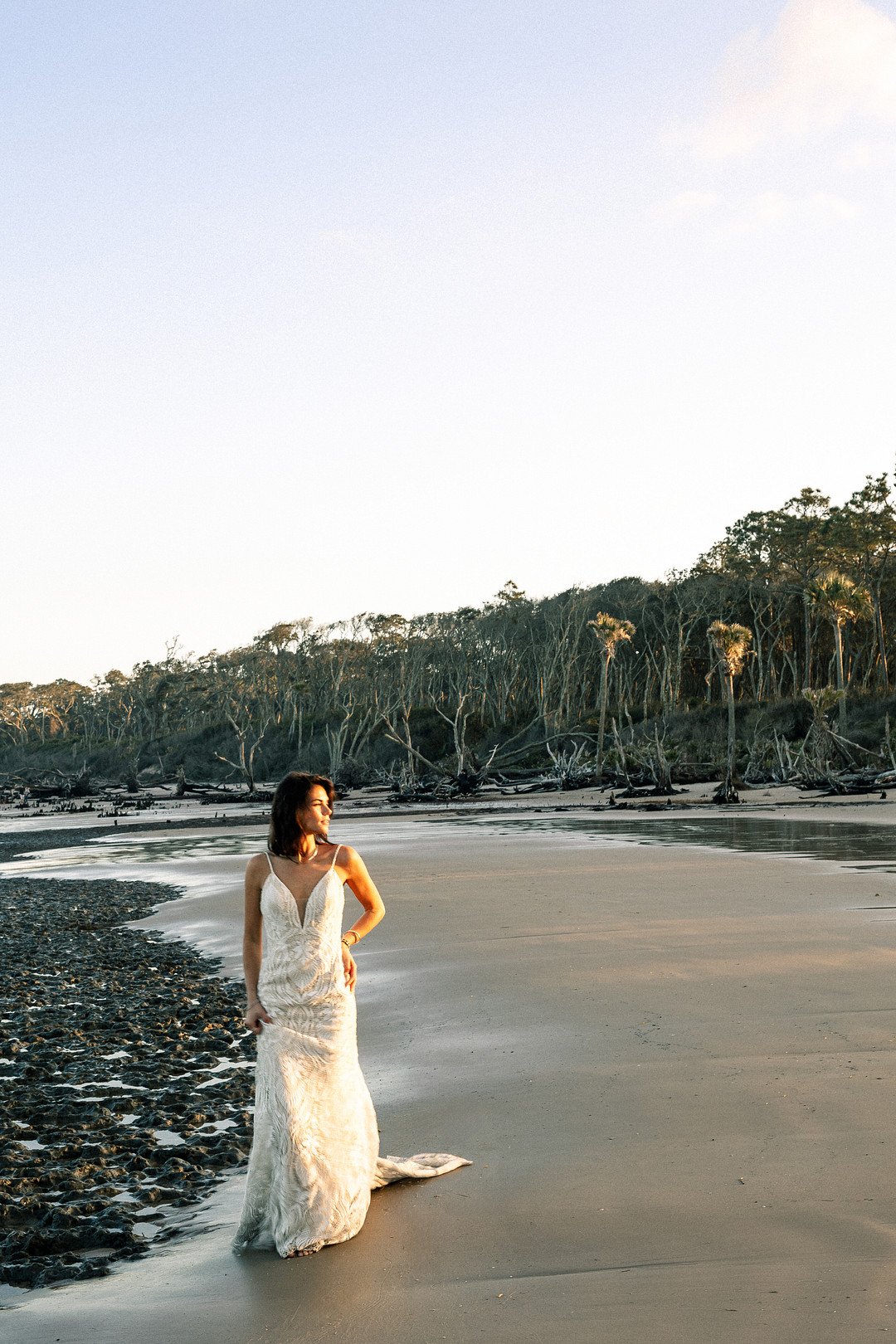 A beachy bridal moment_Carly Terry Photography_AW BRIDAL-0643_low.jpg
