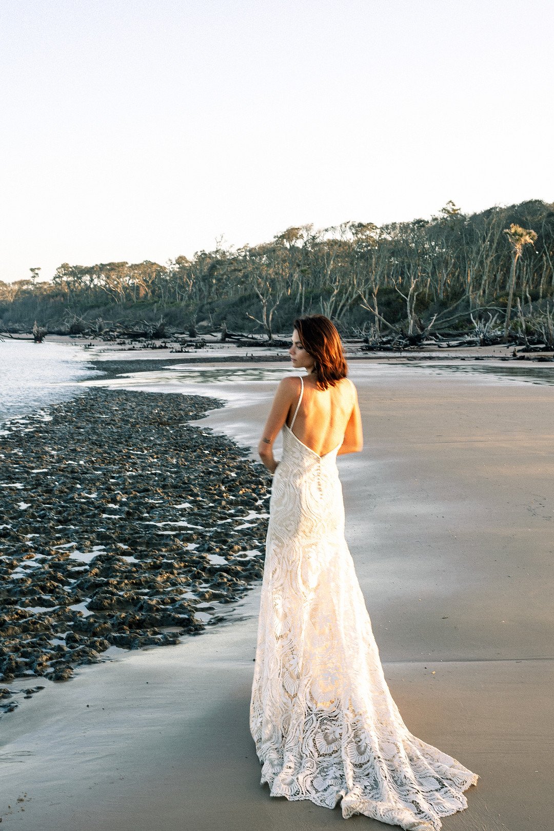 A beachy bridal moment_Carly Terry Photography_AW BRIDAL-0611_low.jpg