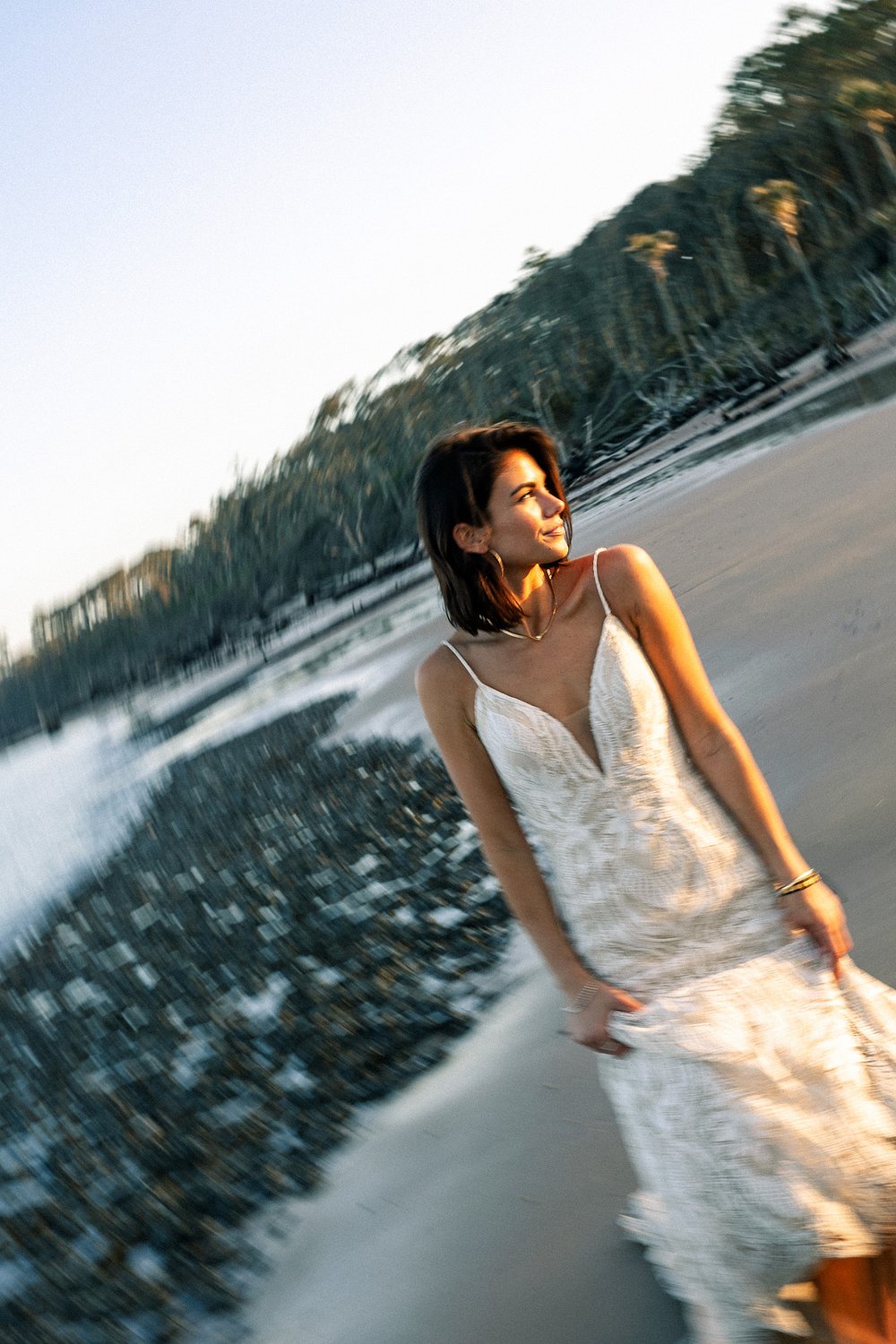 A beachy bridal moment_Carly Terry Photography_AW BRIDAL-0661_low.jpg