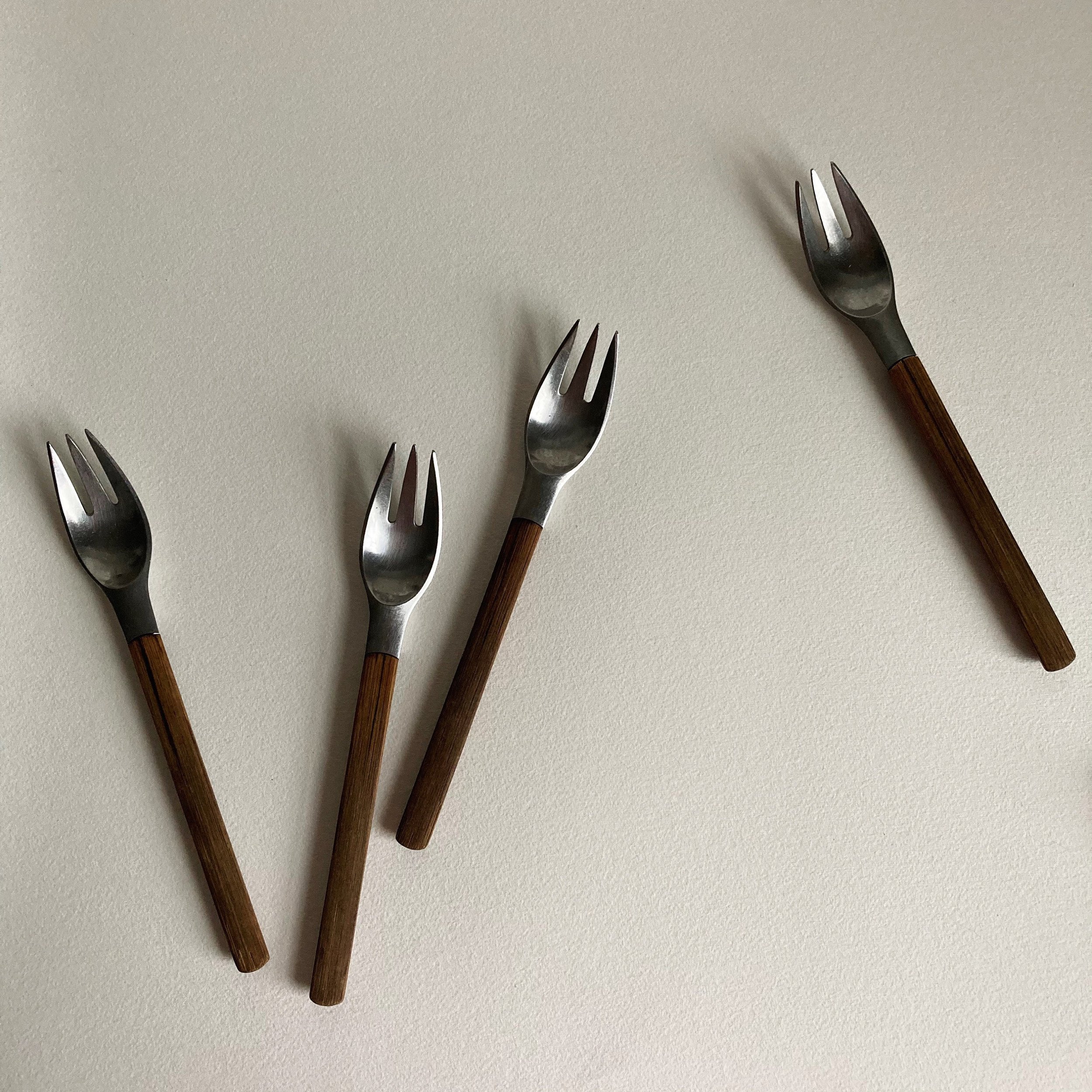 https://i.etsystatic.com/24370009/r/il/c5386e/2922957715/il_fullxfull.2922957715_rof2.jpg