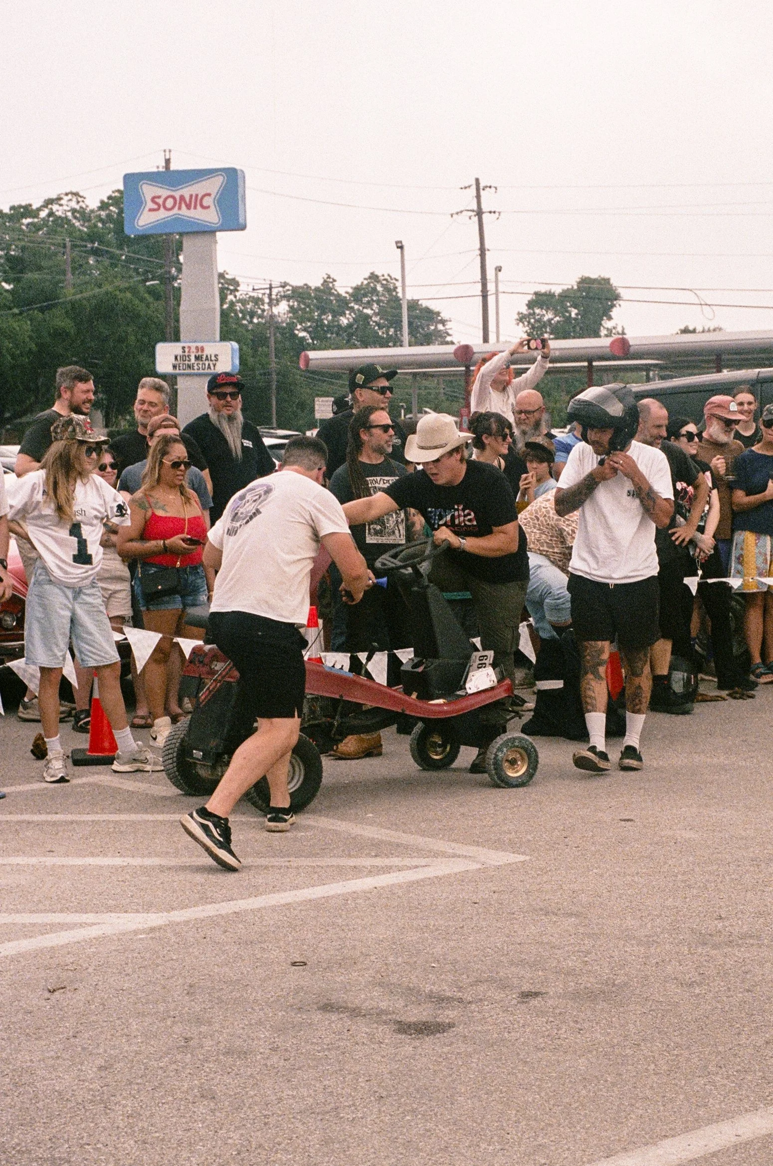 Busty's-Lawnmower-Race.jpg