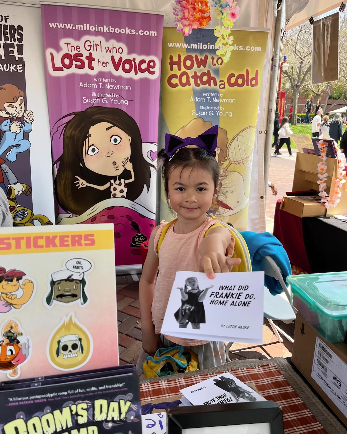 We were lucky enough to have best selling author the Legendary Lottie do a signing at our booth this weekend. It was so much fun to watch her sign books, work the crowd, and take pictures with her adoring fans. Big thanks to everyone who helped her s