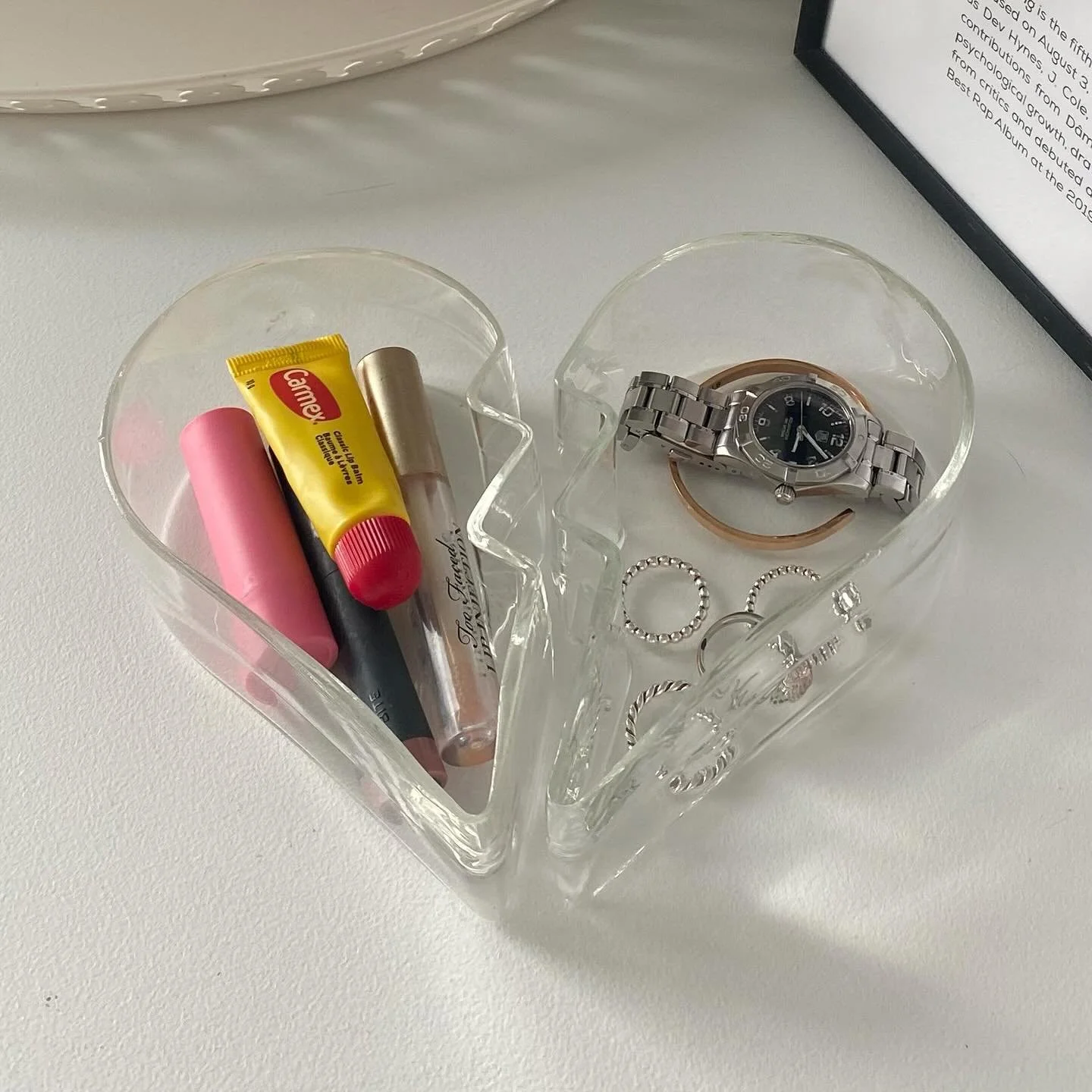 heartbrkn candle -&gt; cutest accessory holder for all your fave things (except anything from your ex!!!)

#candle #insta #instagram #decor #explorepage✨