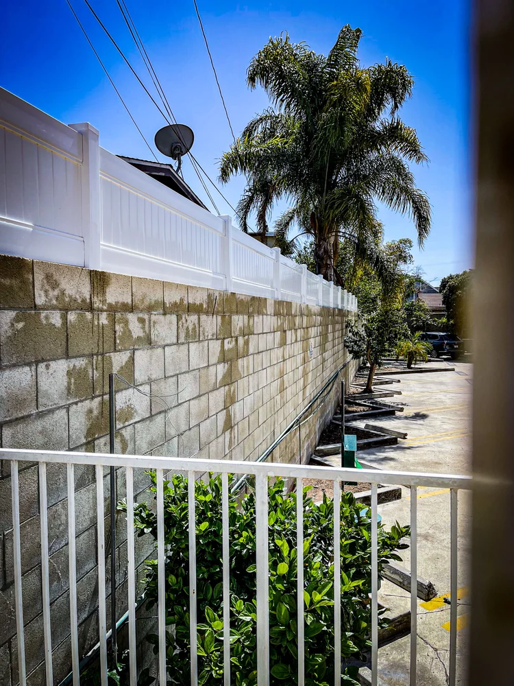 Wall Topper Vinyl fence photo 4