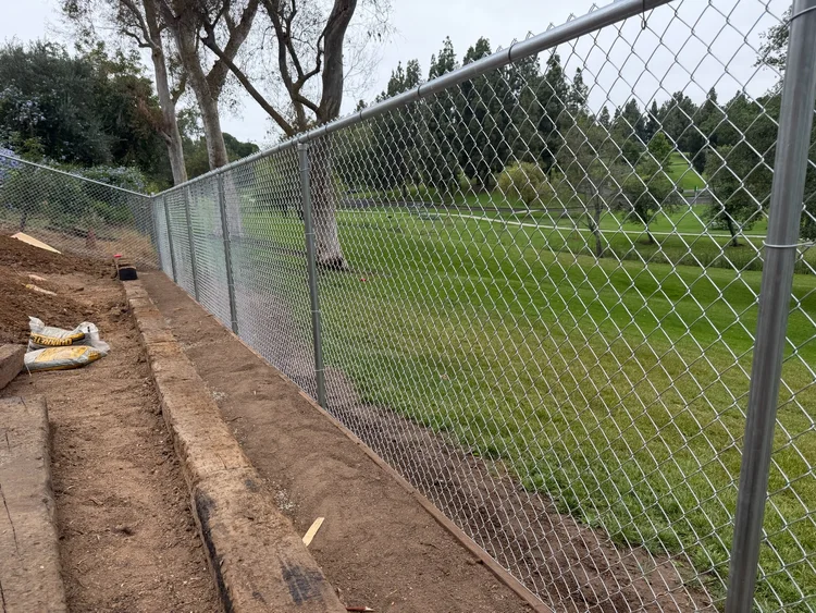Chain Link Privacy fence photo 5